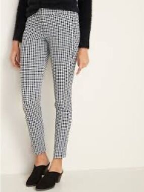 Old Navy Pixie Mid-Rise Black/White Gingham , Sz. 2 EXCELLENT CONDITION